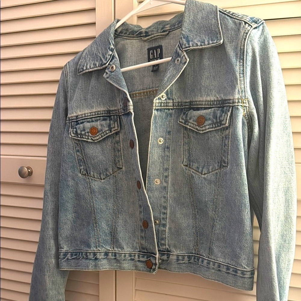 SOLD Gap Light Blue Classic Long Sleeve Denim Jacket EUC Size Small